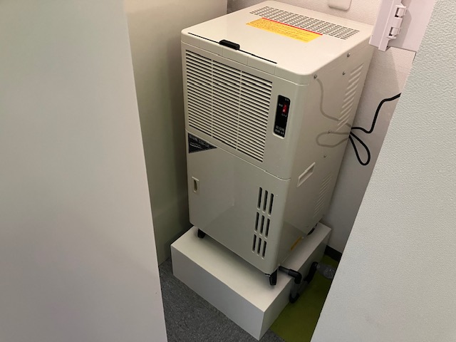 プラスルーム名古屋赤塚町店　ナカトミ除湿機